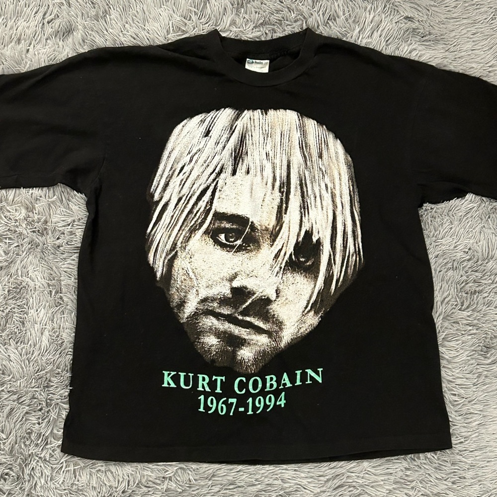 Vintage Kurt Cobain 1967-1994 Memorial Tribute Graphic Shirt  90s single stitch